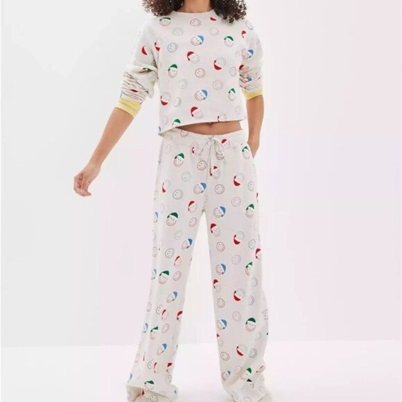 NWOT American Eagle Smiley Christmas Lounge Set - Picture 1 of 11